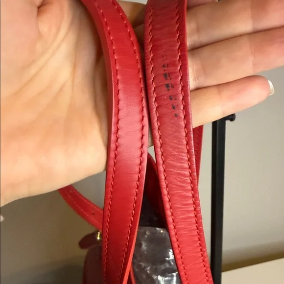 Louis Vuitton EPI Leather Petit Bucket PM Bag with Pouch - Picture 7 of 14